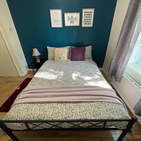 Contemporary Private Rooms Near Central Лондон Экстерьер фото