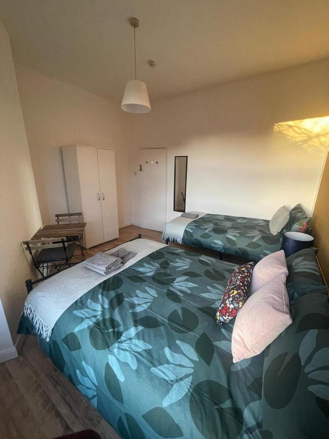 Contemporary Private Rooms Near Central Лондон Экстерьер фото