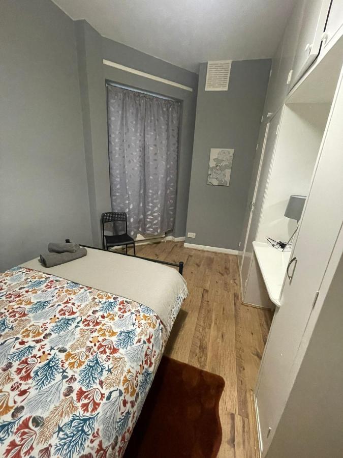 Contemporary Private Rooms Near Central Лондон Экстерьер фото