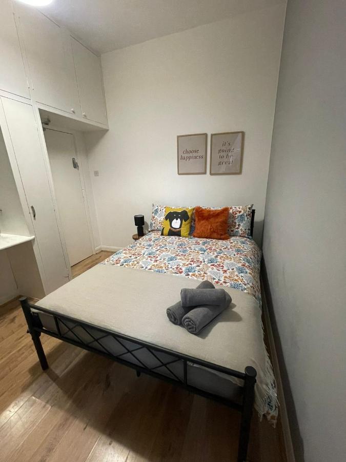 Contemporary Private Rooms Near Central Лондон Экстерьер фото
