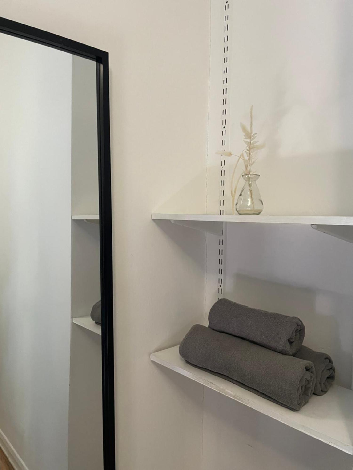 Contemporary Private Rooms Near Central Лондон Экстерьер фото