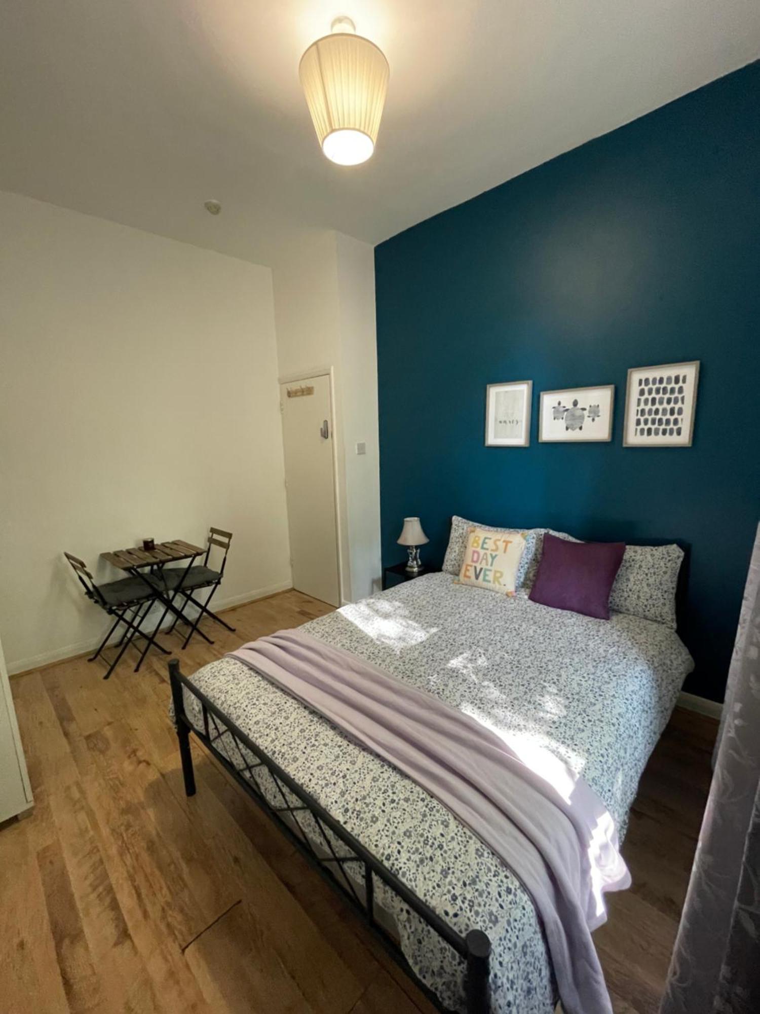 Contemporary Private Rooms Near Central Лондон Экстерьер фото
