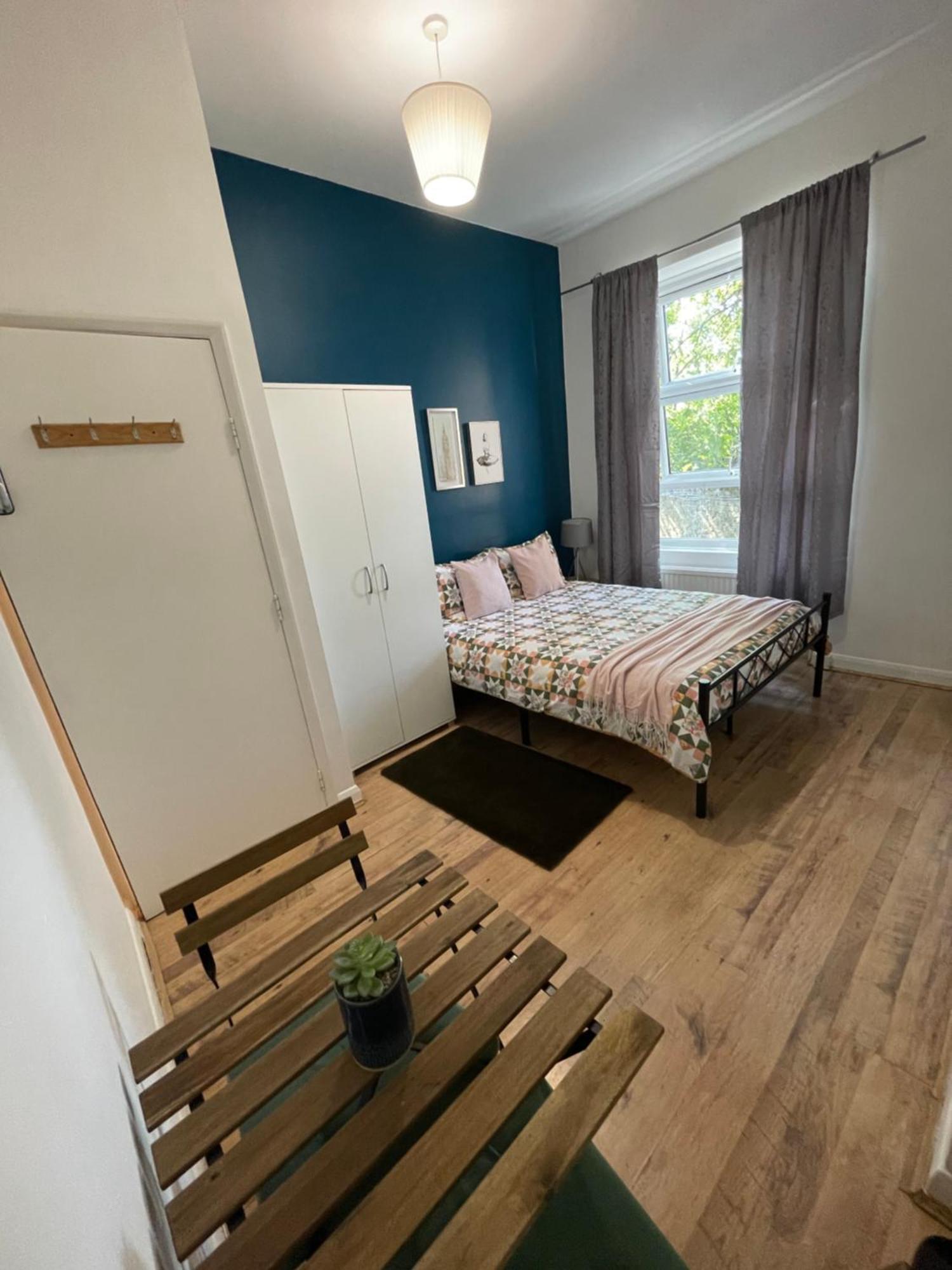 Contemporary Private Rooms Near Central Лондон Экстерьер фото